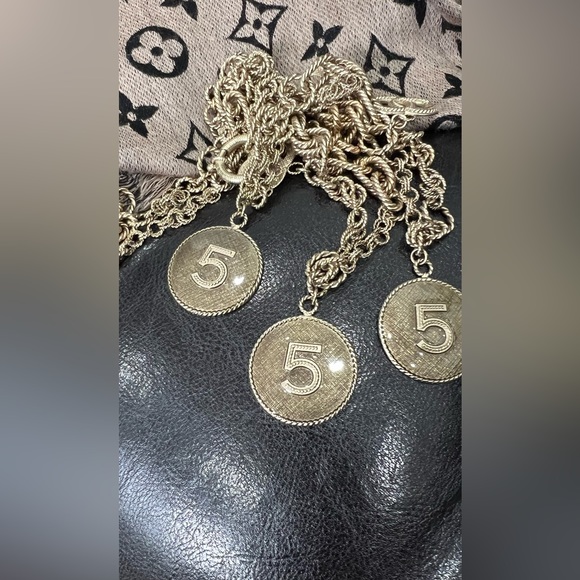 Authentic CHANEL B 13P No.5 CC Chain Belt/Necklace - Picture 16 of 16